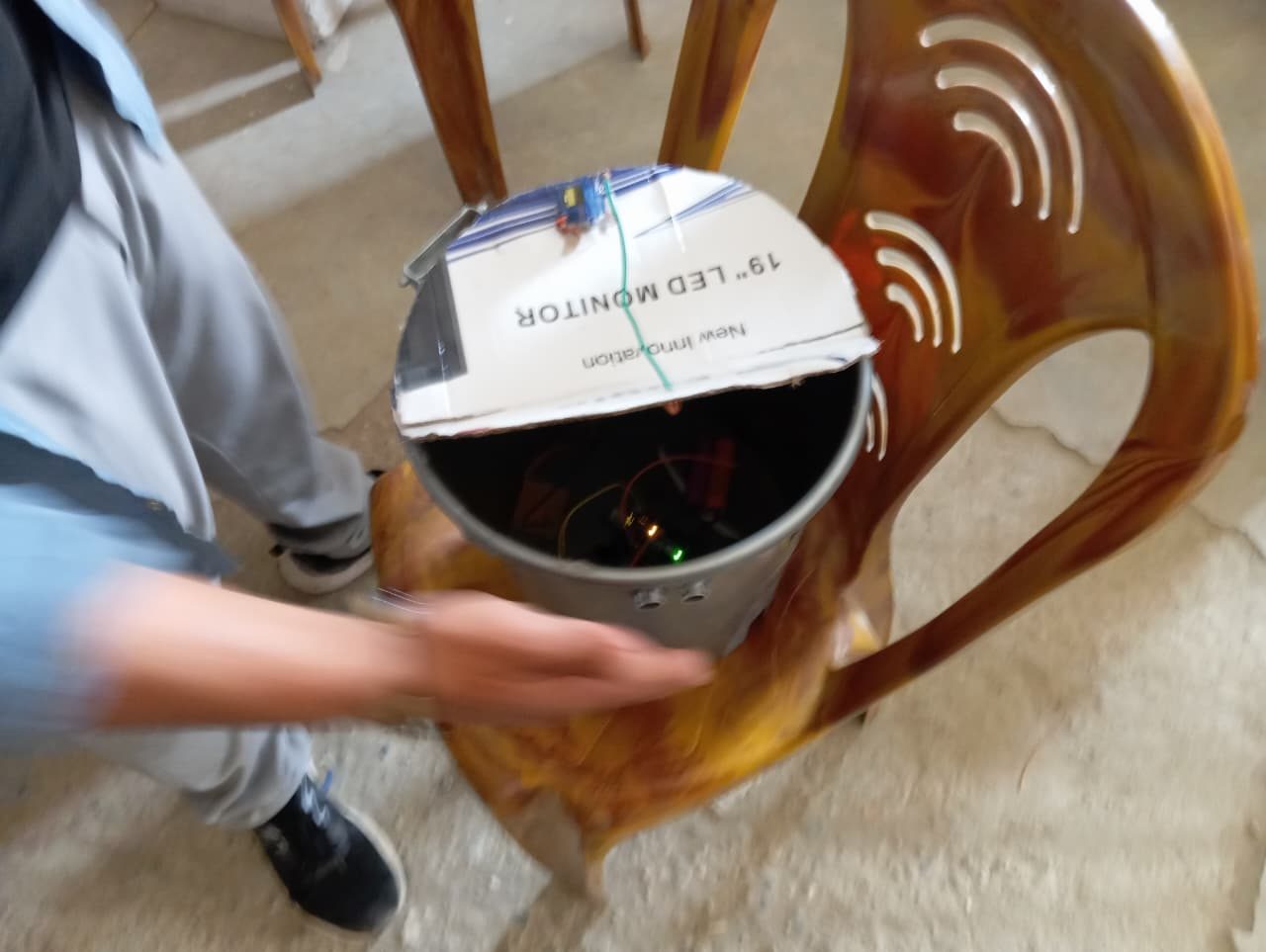 Automatic dustbin